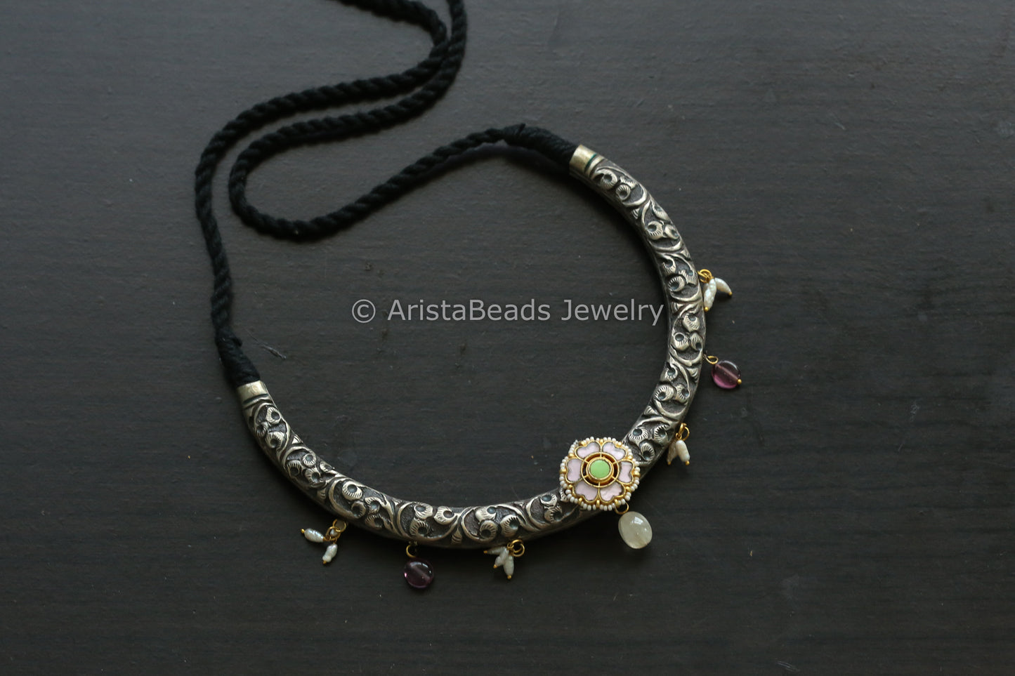 Carved Nakshi Fusion Hasli Necklace (T102-20)