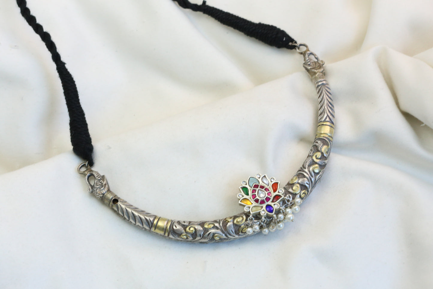 Carved Nakshi Fusion Hasli Necklace (T102-28)