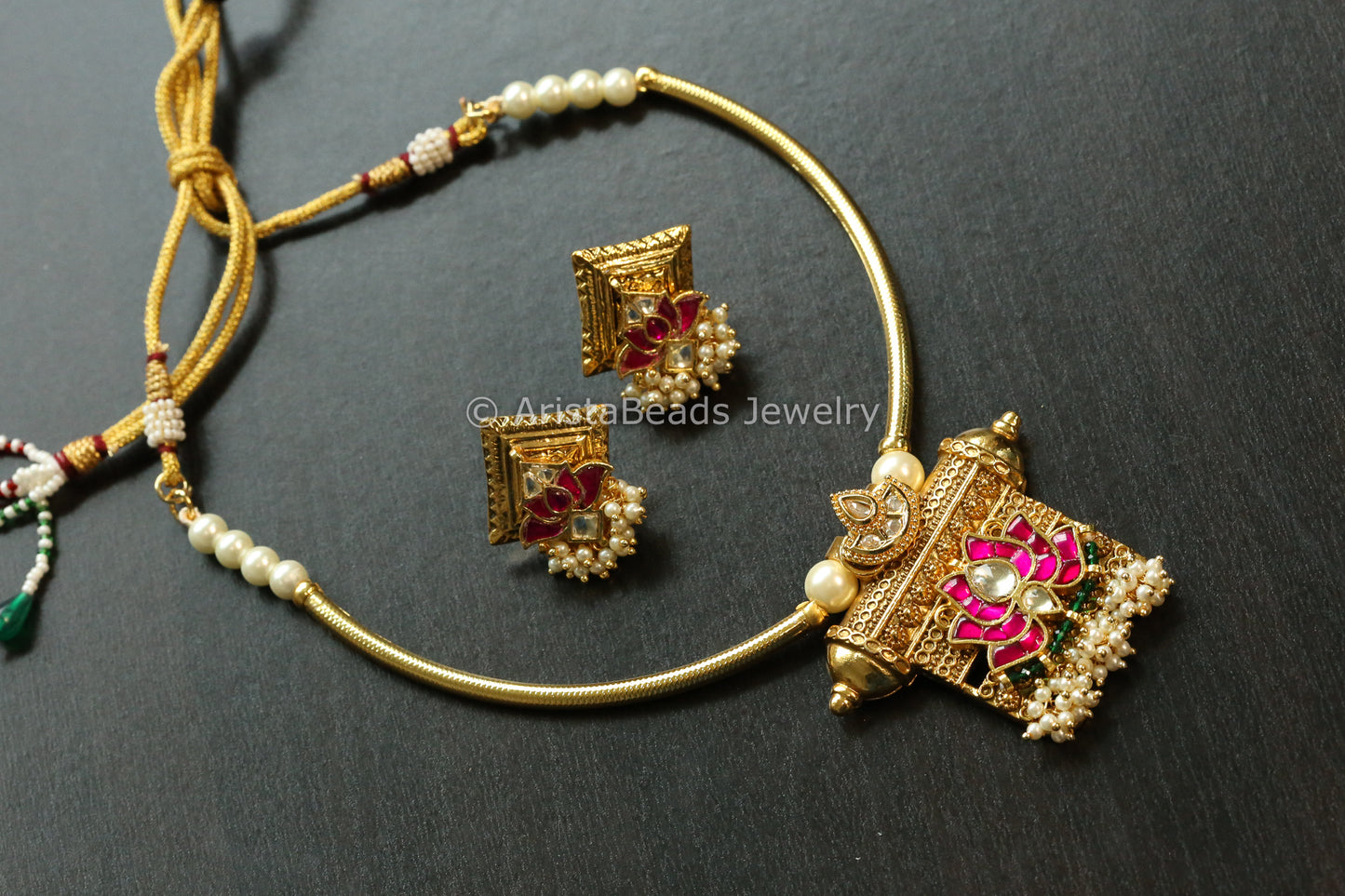 Dainty Kundan Tabeez Hasli Necklace Set (103-05)