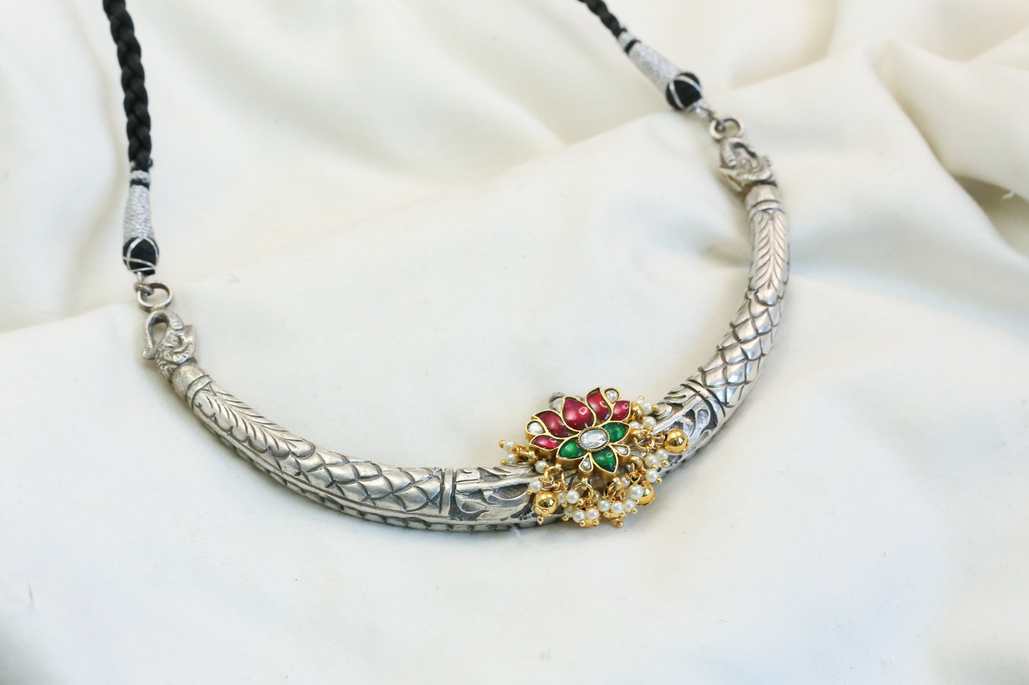 Carved Nakshi Fusion Hasli Necklace (T102-30)