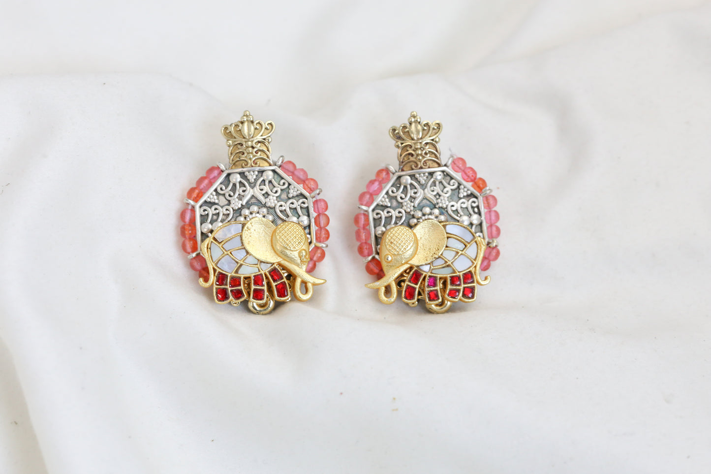 Samaira Dual Tone Kundan Studs - Peach
