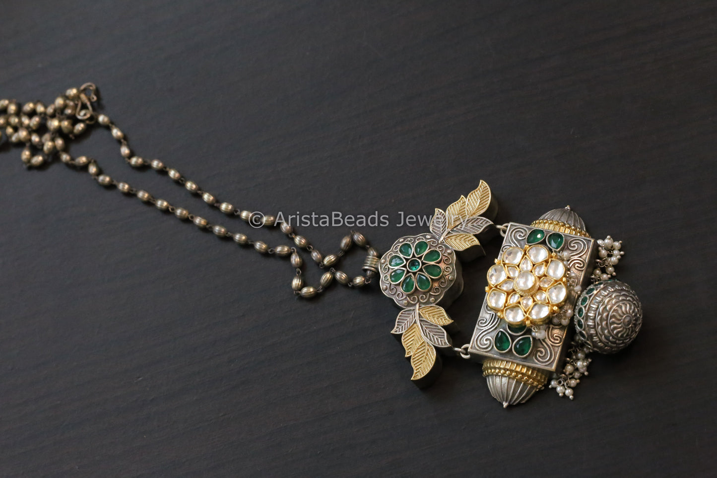 Silver Look Kundan Motif Chain Pendant