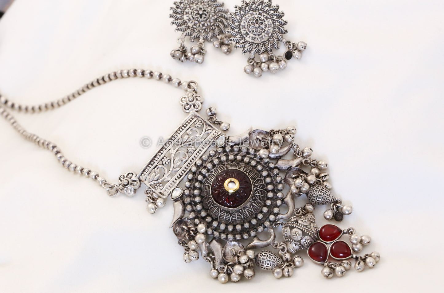 Handmade Carved Stone Kundan Necklace Set -Red