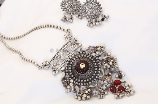 Handmade Carved Stone Kundan Necklace Set -Red