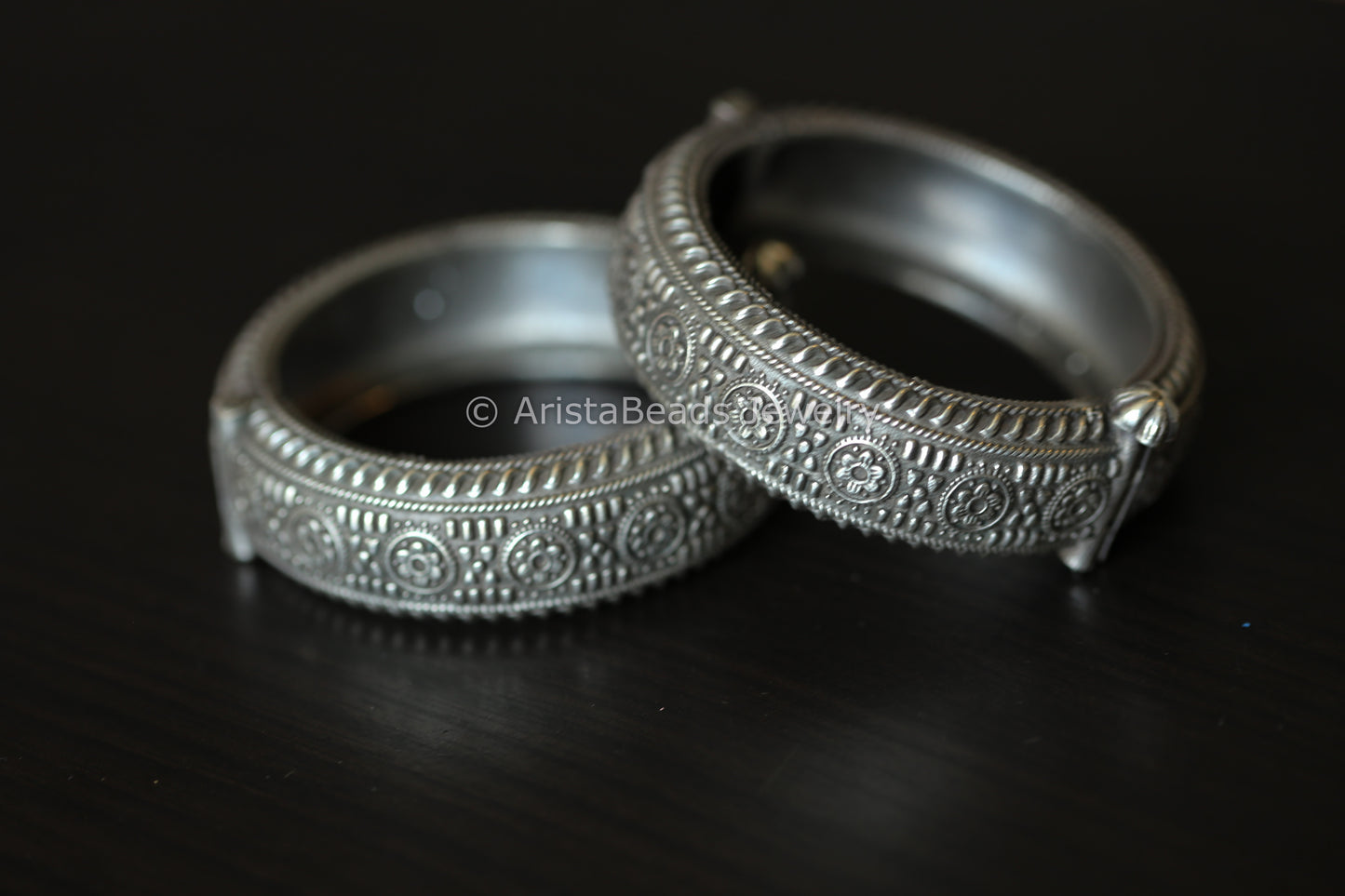 Silver Look Carved Bangle (openable)