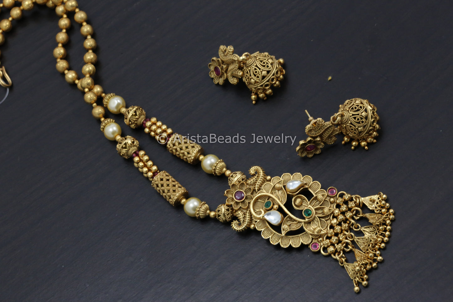Delicate Matt Gold Pendant Set