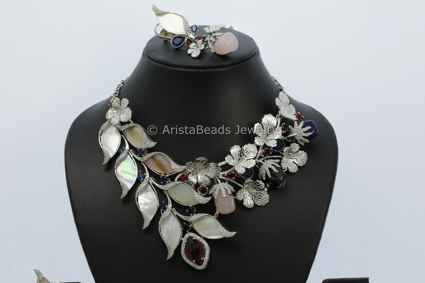 Contemporary Mother Of Pearl Necklace Set