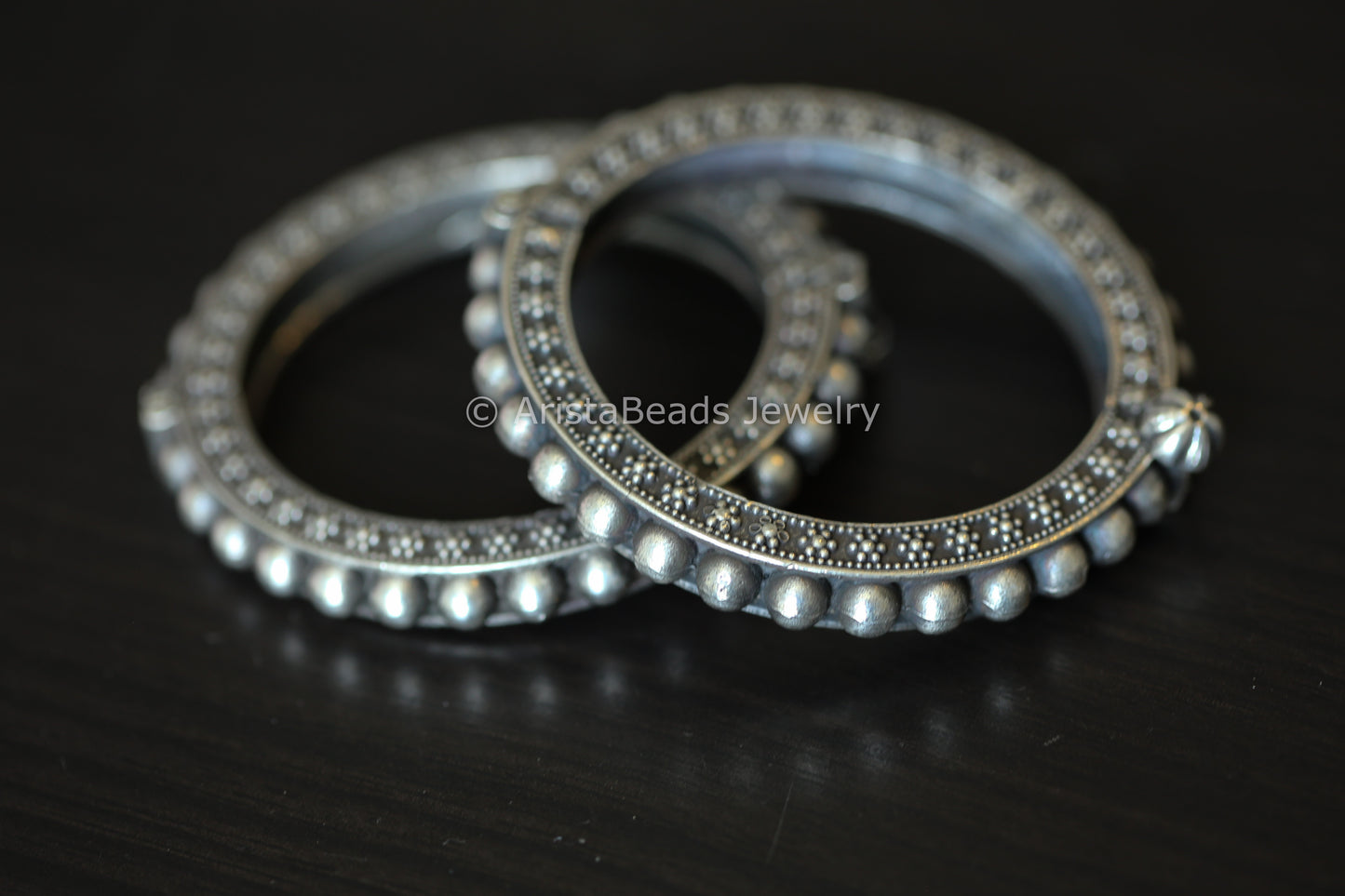 Silver Look Ball Bangle (openable)