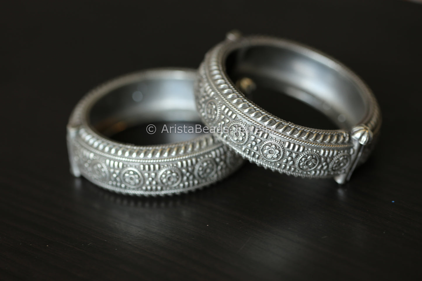Silver Look Carved Bangle (openable)