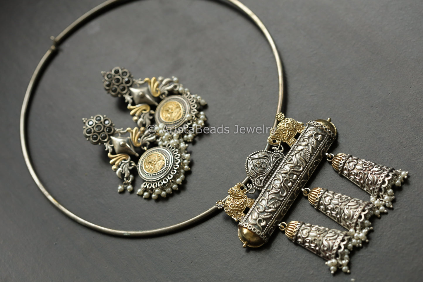 Dual Tone Hasli Necklace Set - Black
