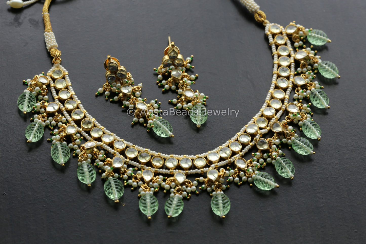 Delicate Pachi Kundan Necklace Set