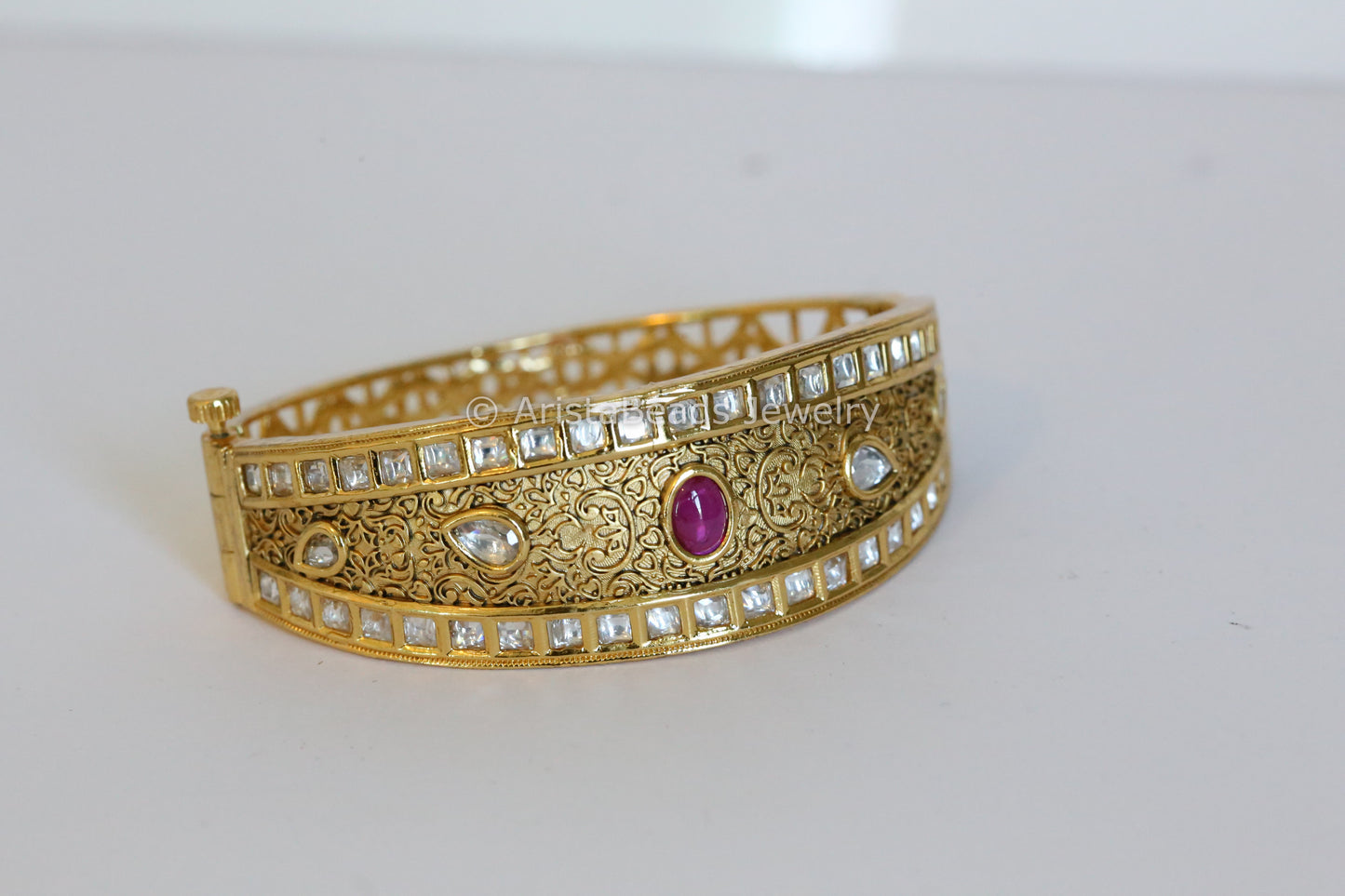 Premium Quality Antique Gold Kundan Bracelet