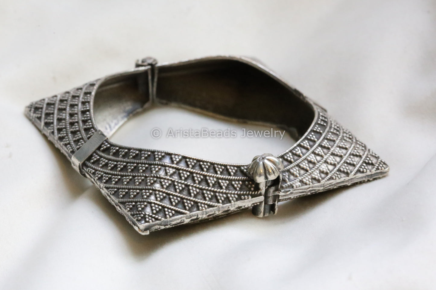 Square Silver Look Bangle(Screw System)