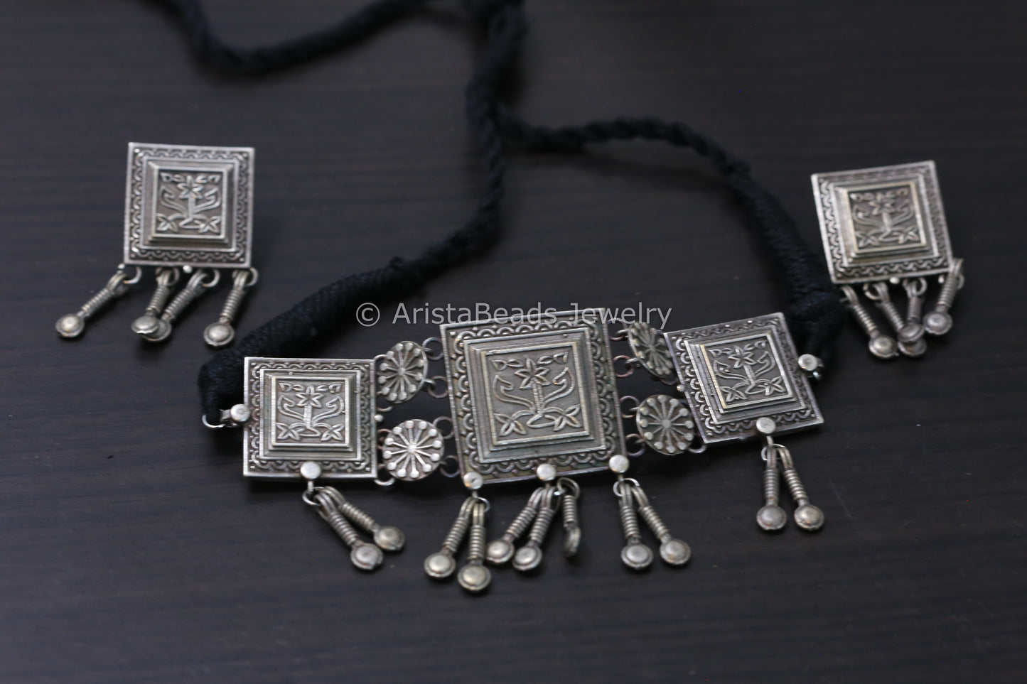 Silver Look Choker Set