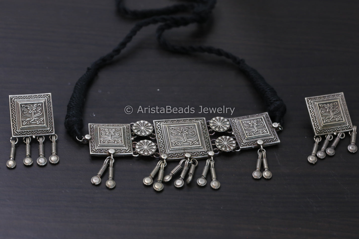 Silver Look Choker Set