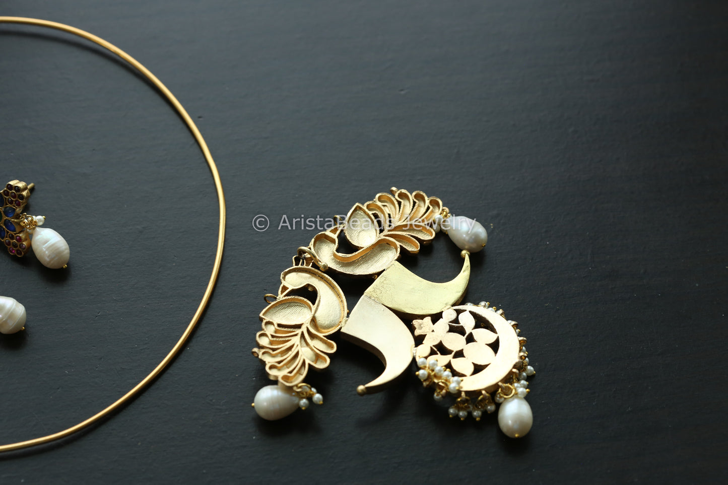 Fusion Jadau Kundan Hasli Necklace Set