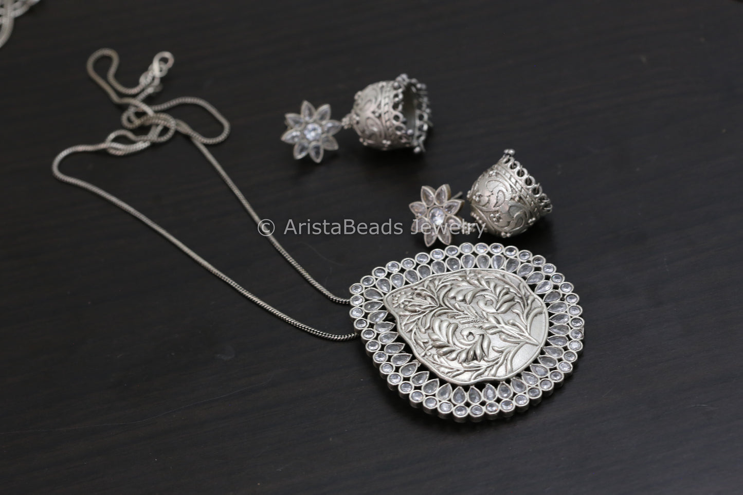 Silver Look Alike Necklace Set - Clear