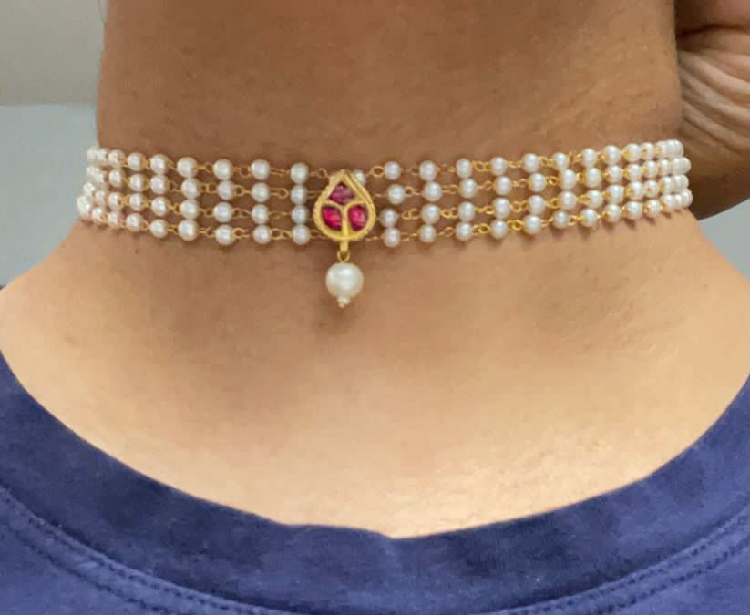 Dainty Jadau Necklace Set