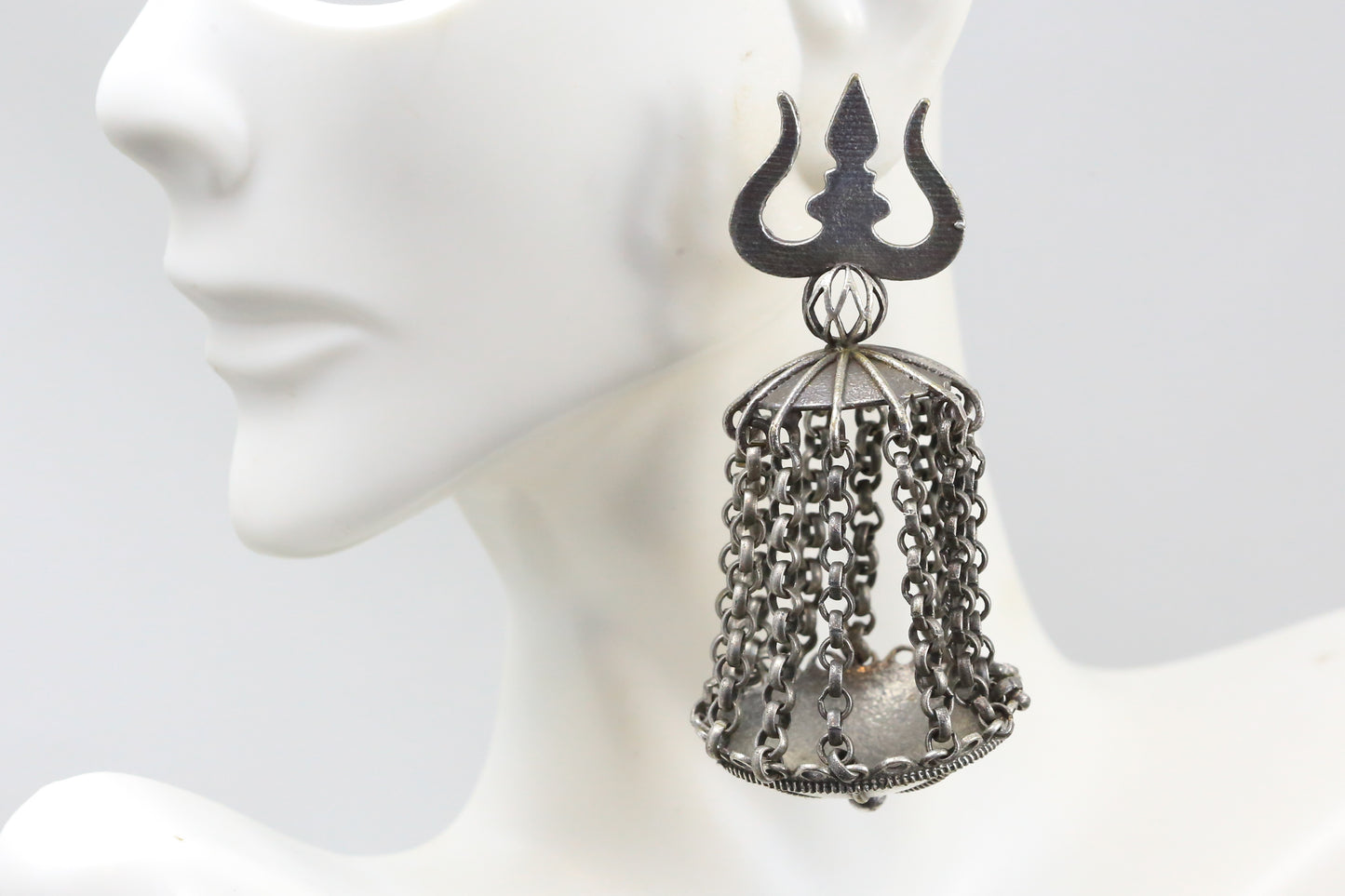 Trishula Jhumka