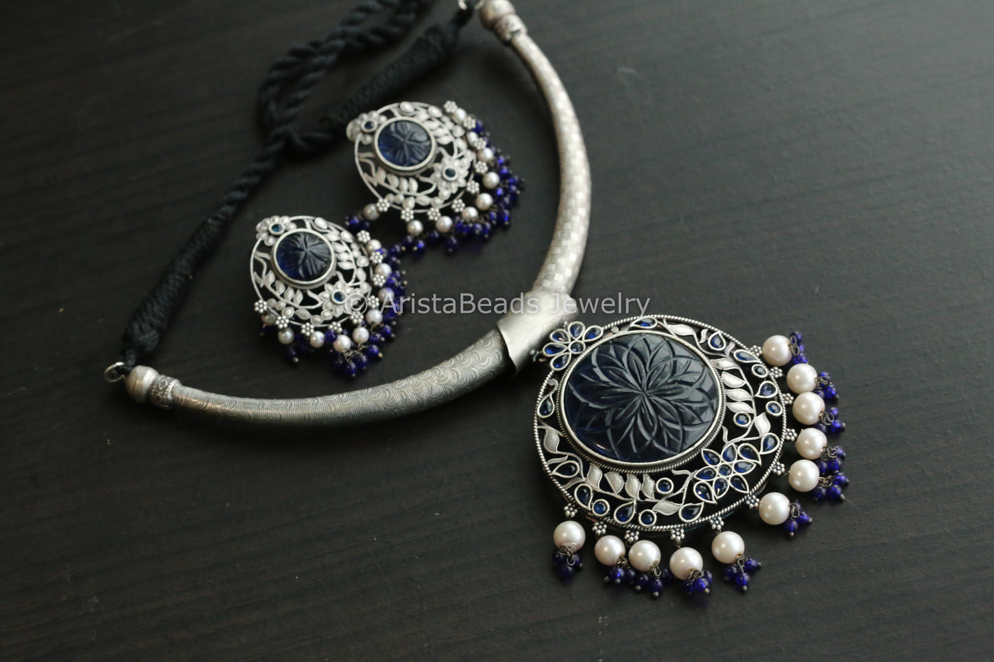 Blue Carved Stone Hasli Necklace Set