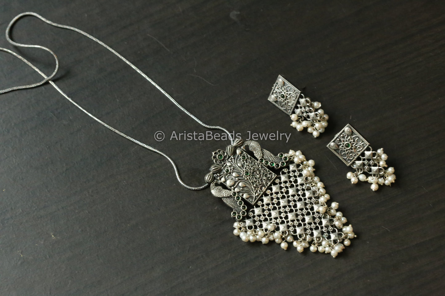 Silver Tone Necklace Set - Green