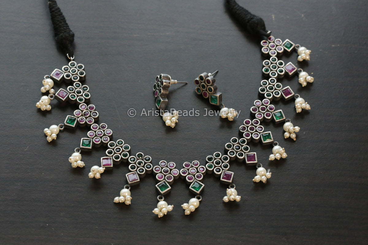 Multicolor Stones Necklace Set
