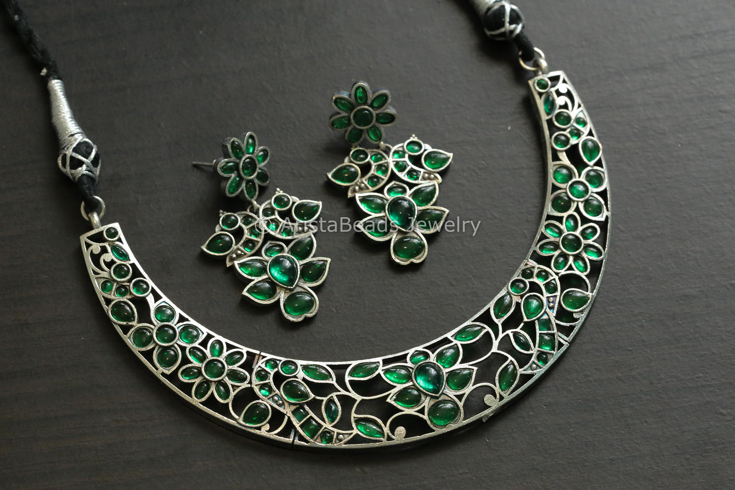 Handmade Oxidized Hasli Necklace - Green