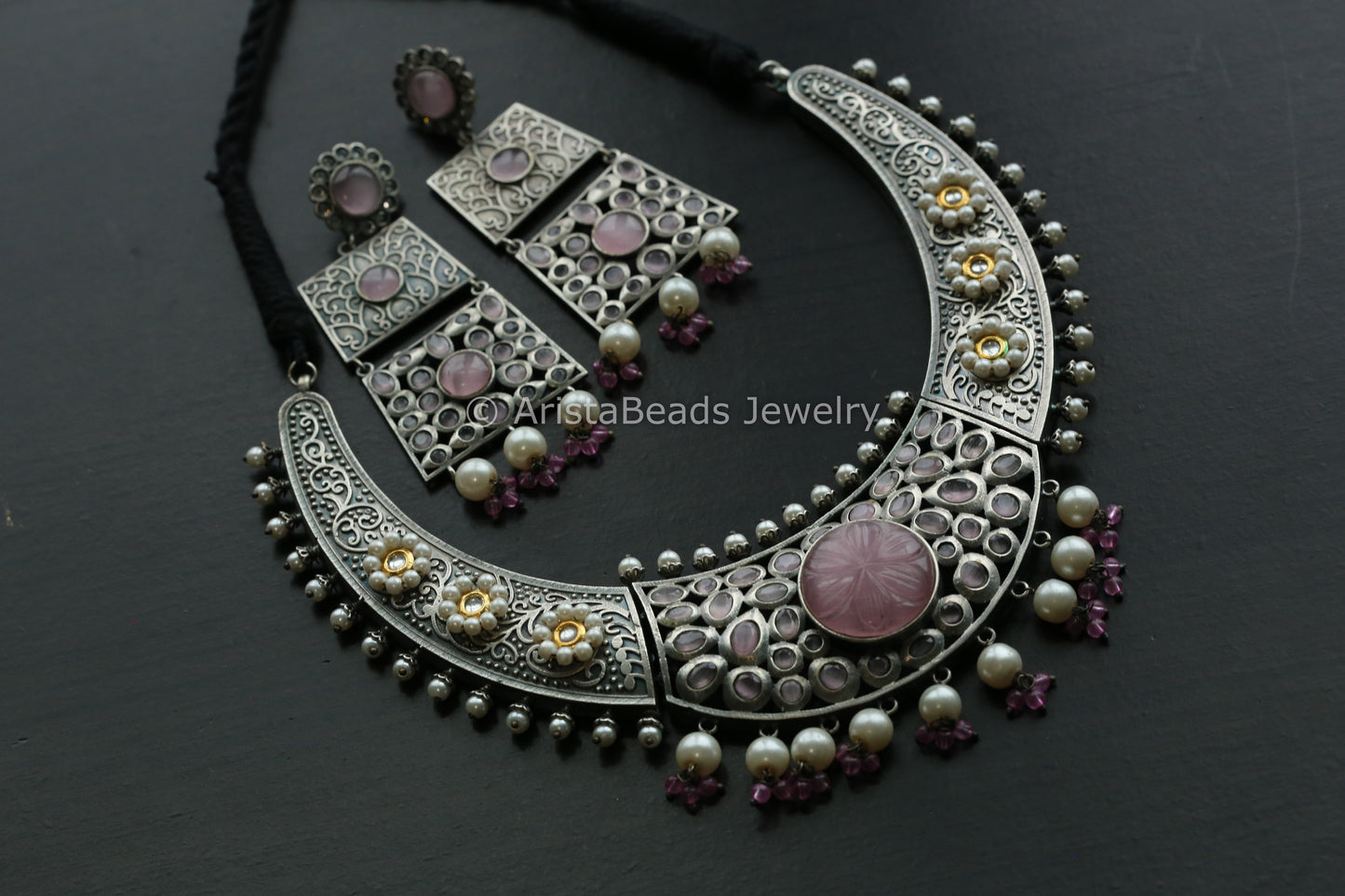 Blush Pink Kundan Motif Hasli Necklace Set