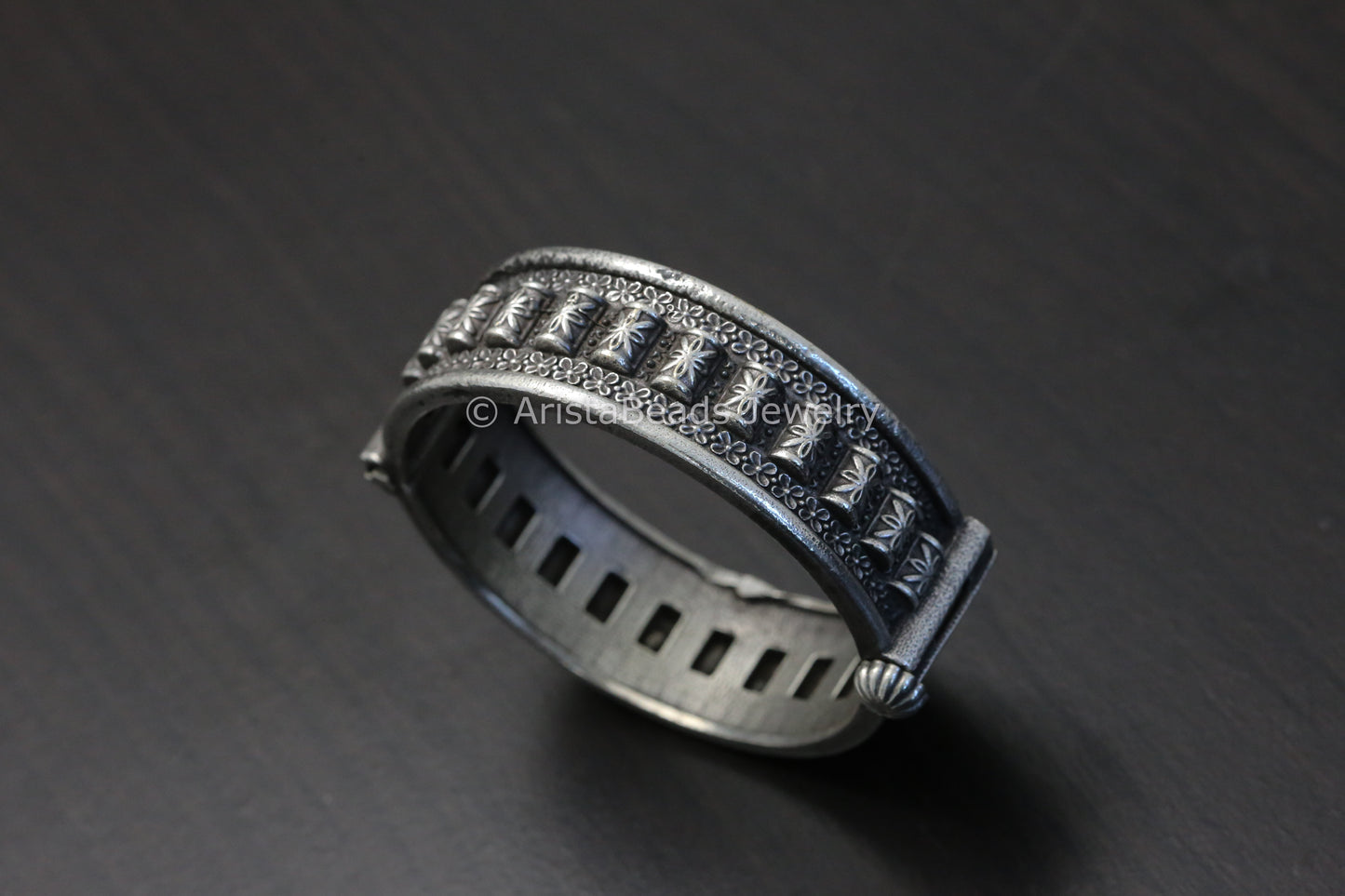 Pacheli Silver Look Alike Bangle(Screw System)