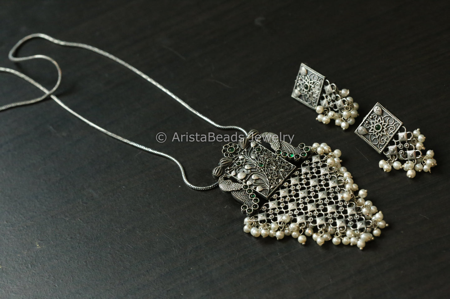 Silver Tone Necklace Set - Green