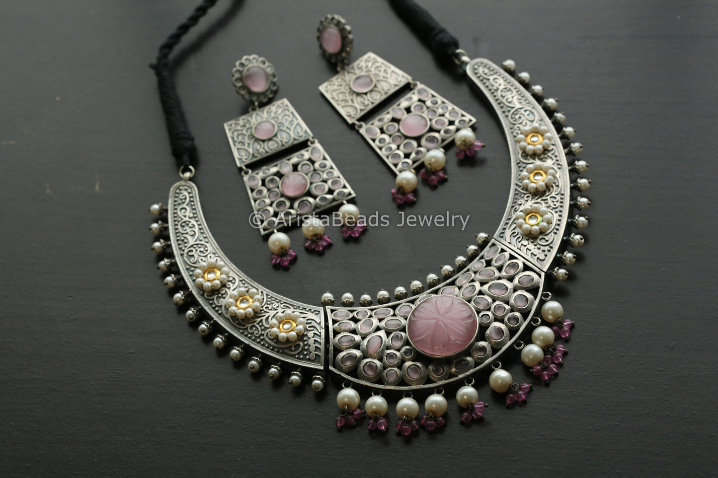 Blush Pink Kundan Motif Hasli Necklace Set