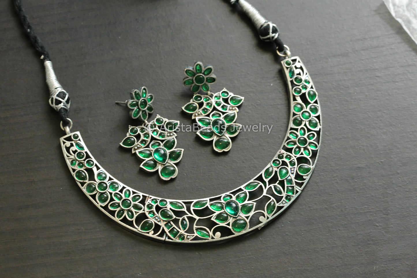 Handmade Oxidized Hasli Necklace - Green