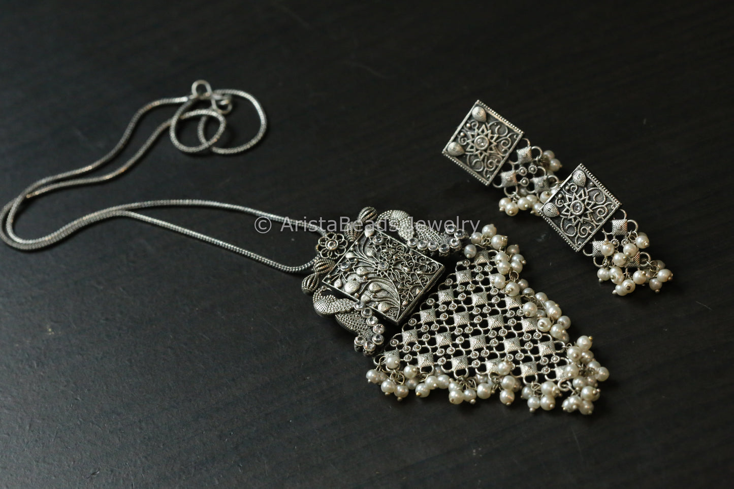 Silver Tone Necklace Set - Clear