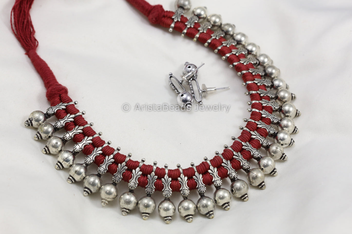 Silver Look Alike Thread Necklace - Maroon