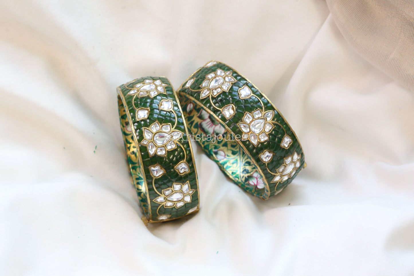 Aayat Takkar Jadau Kundan Bangle - Bottle Green