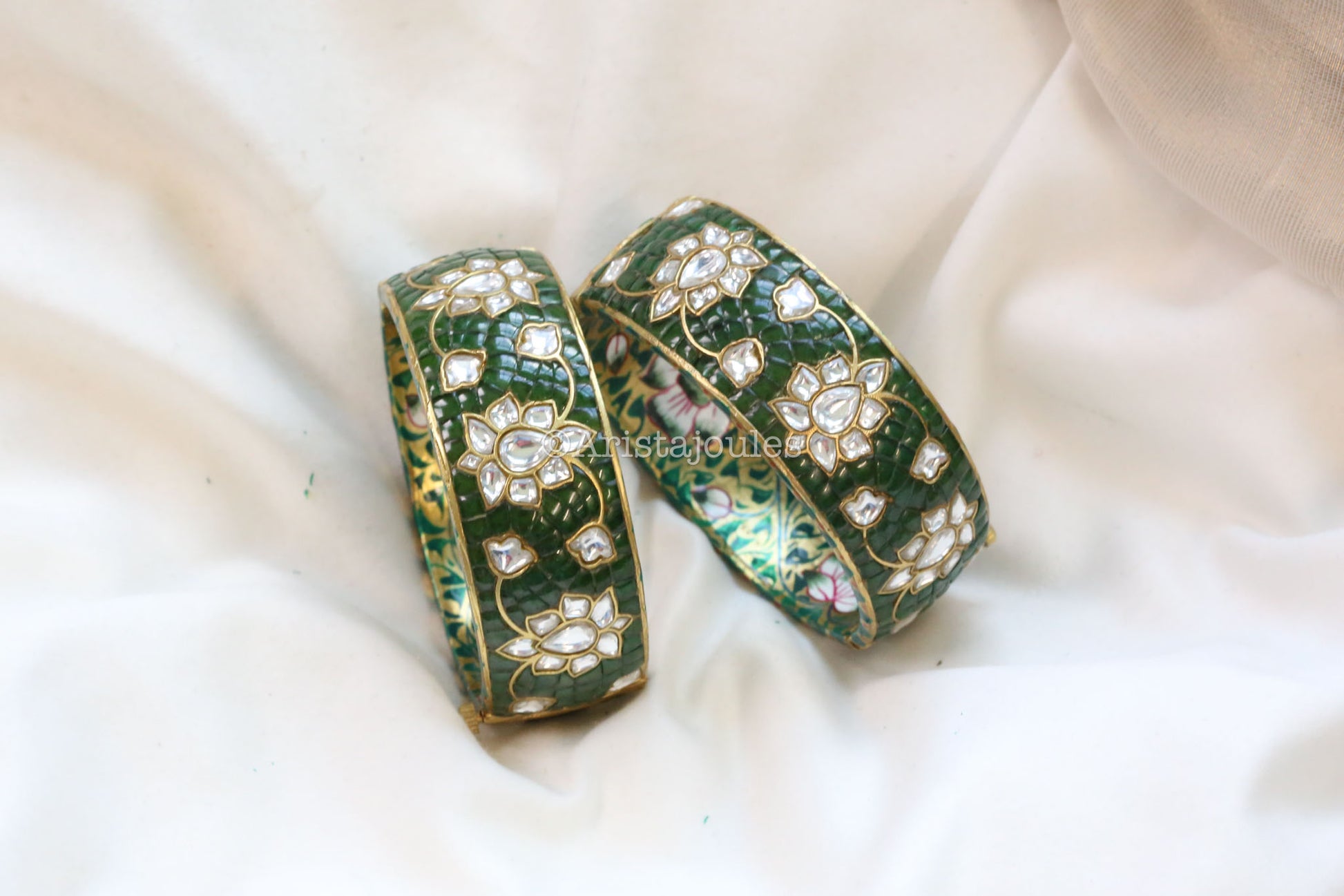 Aayat Takkar Jadau Kundan Bangle - Bottle Green