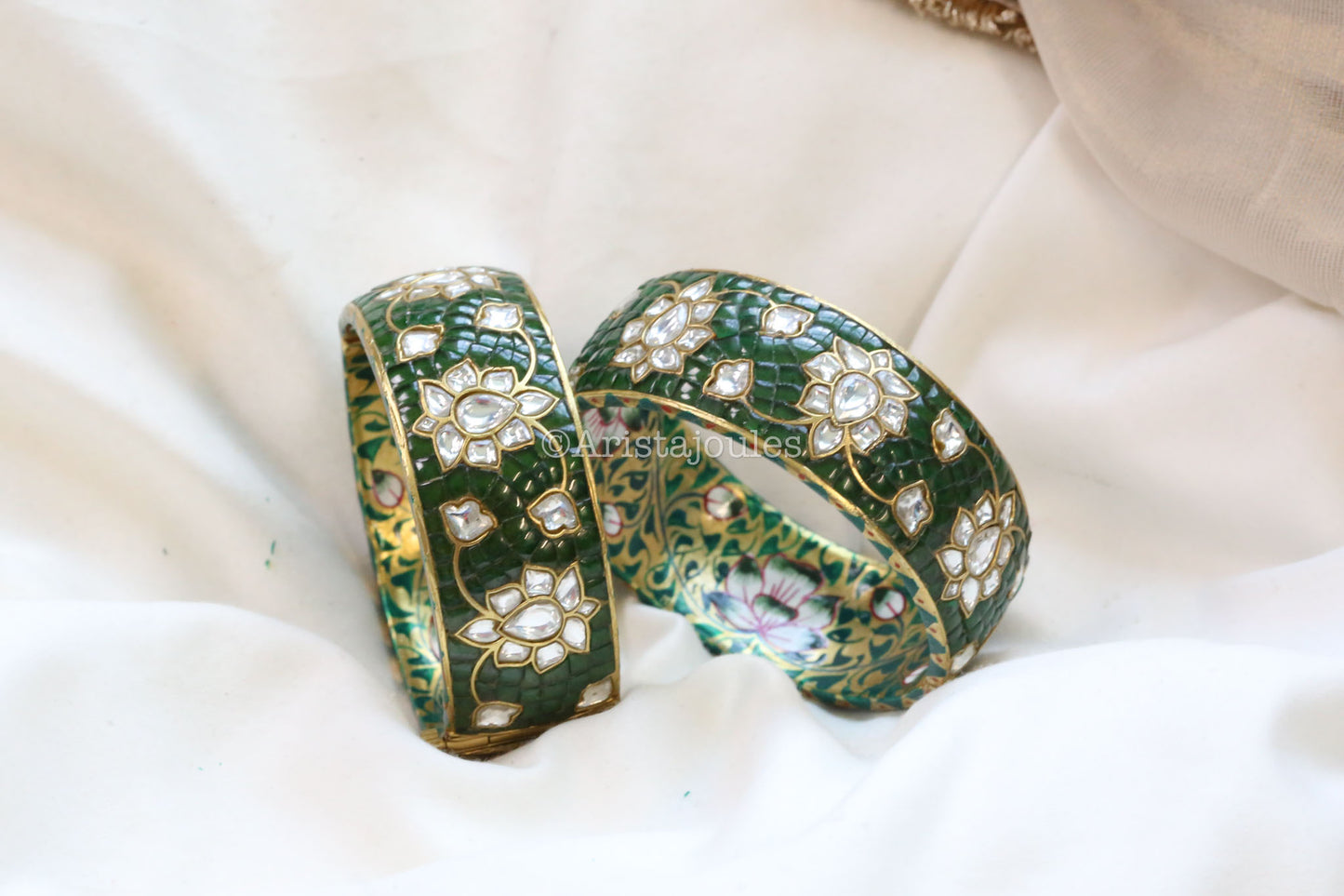 Aayat Takkar Jadau Kundan Bangle - Bottle Green