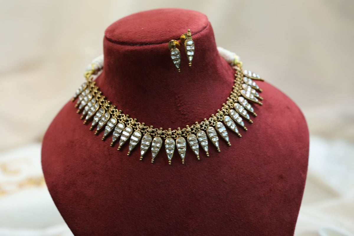 Harini Next To Real Silver Necklace Set - Clear