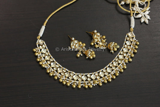 Dainty Clear Kundan Necklace Set
