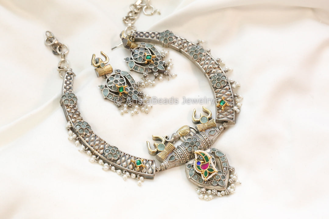 Kundan Fusion Dual Tone Hasli Necklace Set - Mint