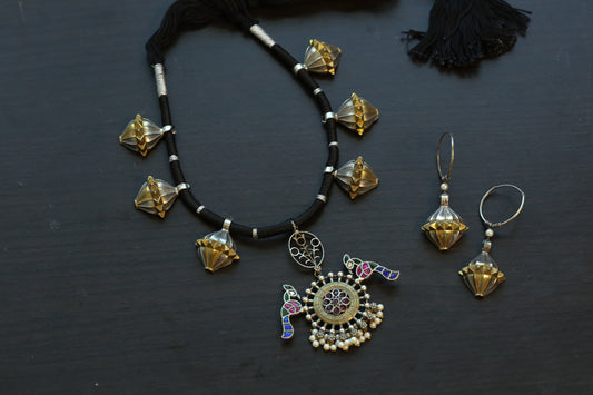 Dual Tone Fusion Kundan Necklace Set - Style 2