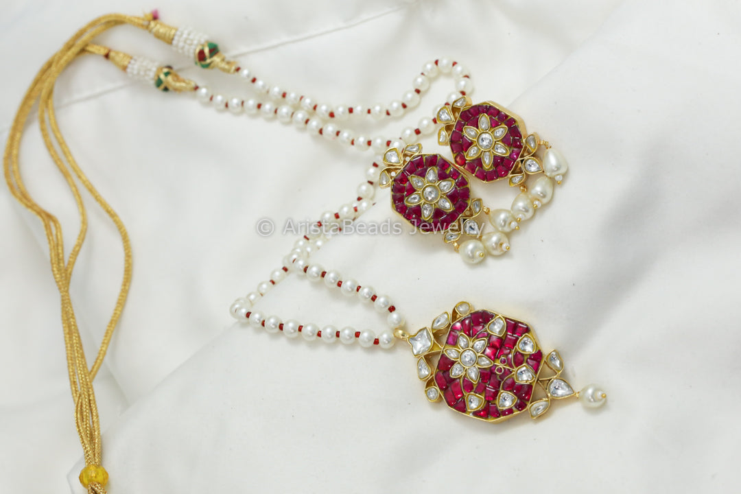 Jadau Takkar Kundan Work Necklace Set- Ruby