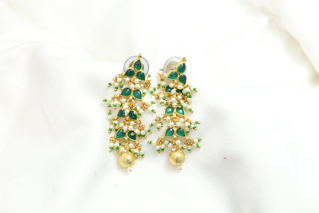 Dainty Pachi Kundan Earrings - Green