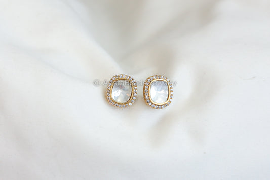 Dainty Kundan Studs