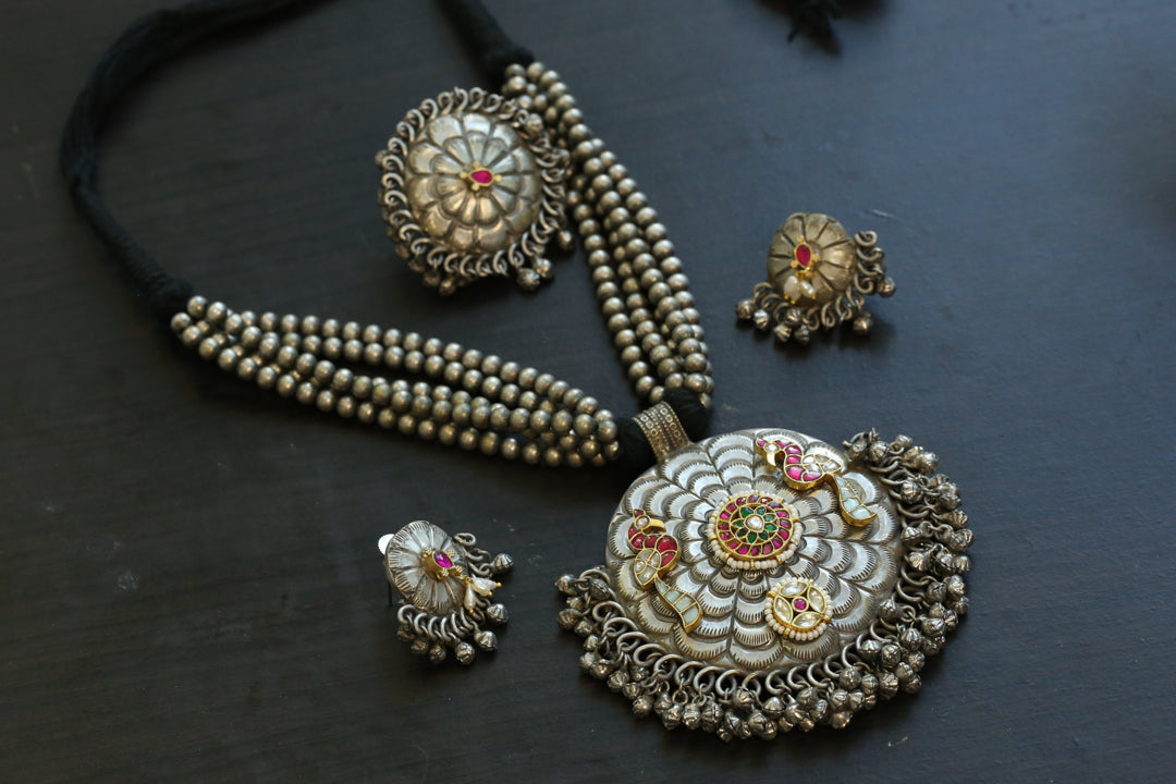Oxidized Kundan Fusion Necklace Set