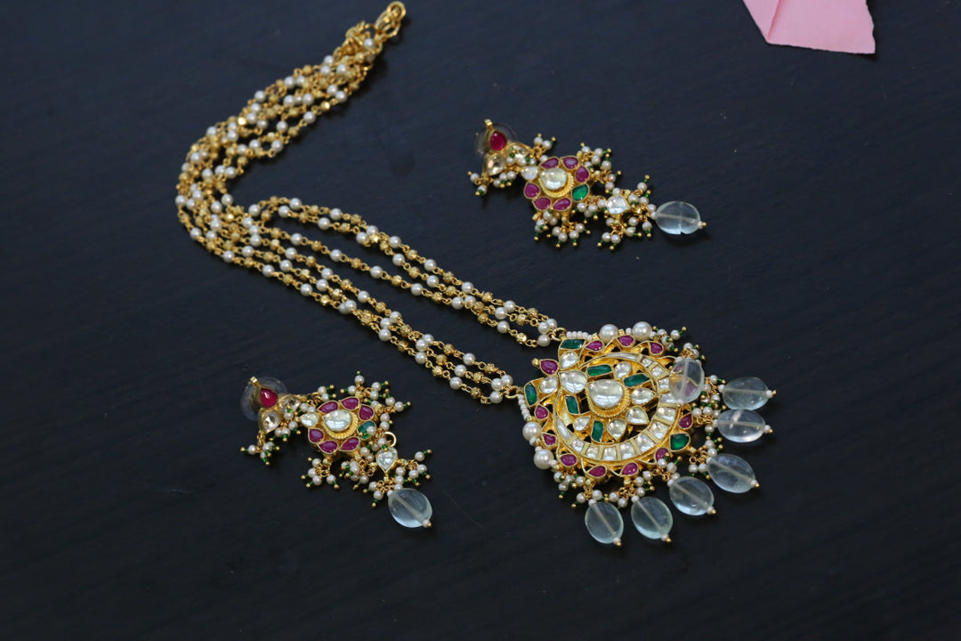 Pachi Kundan Pendant Necklace Set With Fluorite Beads