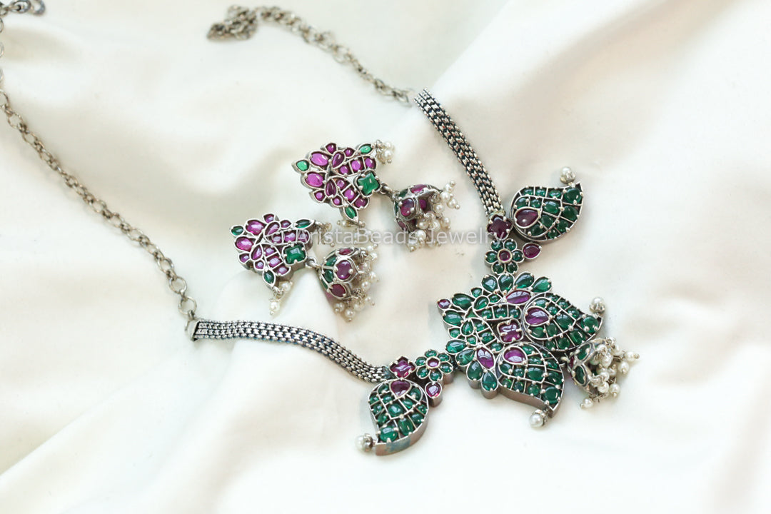 Mohini Kemp Stones Necklace Set - Green Ruby