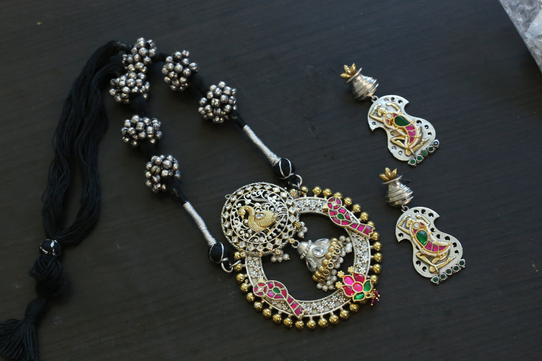 Dual Tone Oxidized Kundan Fusion Necklace Set