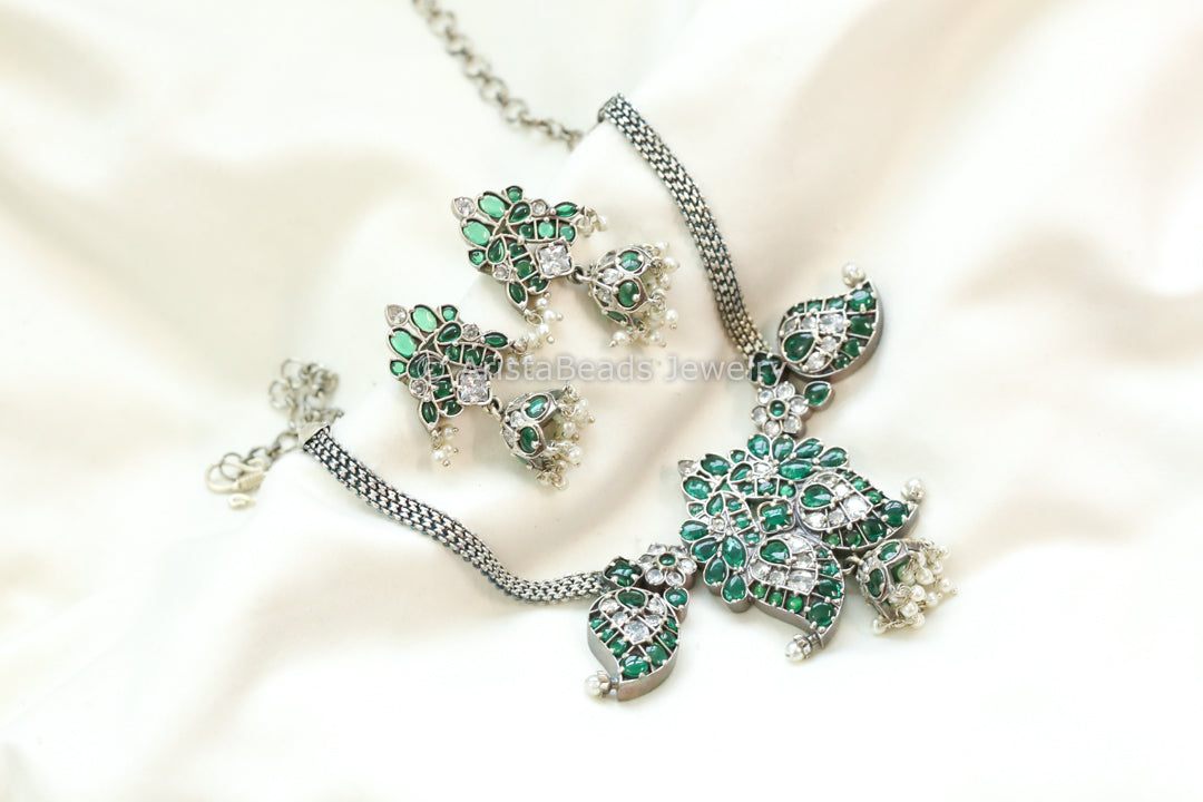 Mohini Kemp Stones Necklace Set - Clear Green