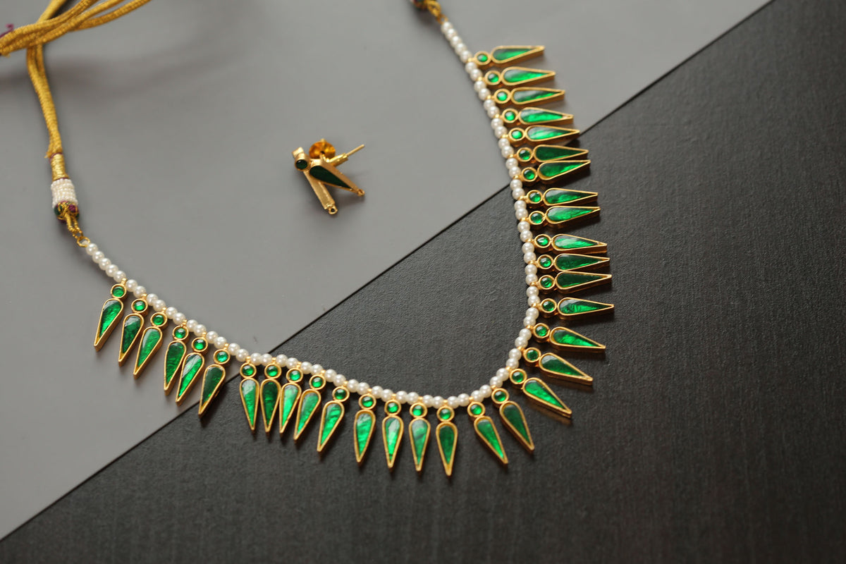 Ishita Kundan Choker Se - Green